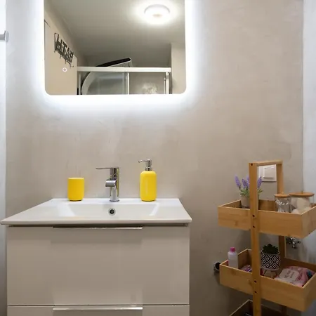 아파트 Convenience Spot @ Dragoumi *