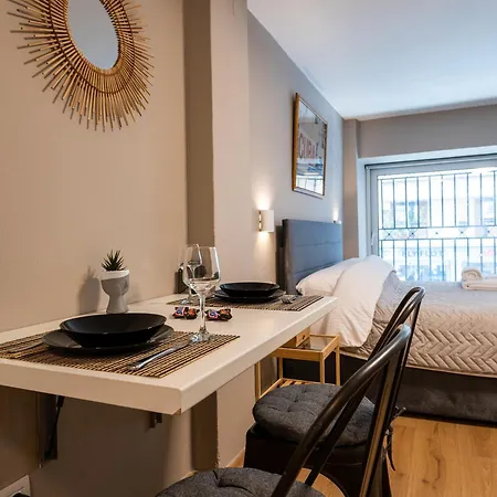 아파트 Convenience Spot @ Dragoumi